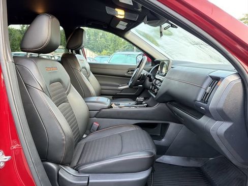 Used 2024 Nissan Pathfinder Rock Creek AWD/4WD image 18