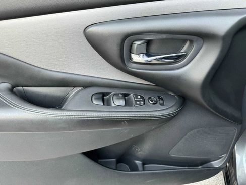 Used 2020 Nissan Murano SV image 19