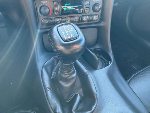 Used 2004 Chevrolet Corvette Convertible w/ Preferred Equipment Group RWD image 28