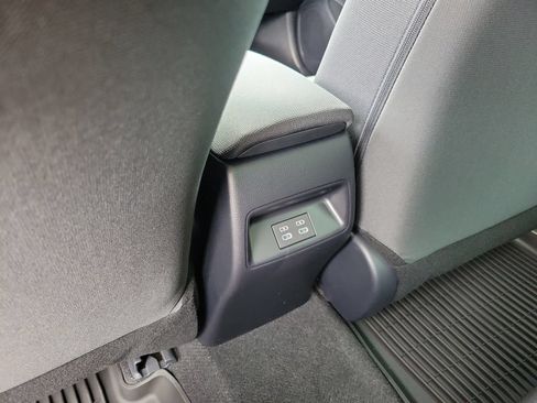 Used 2026 Toyota Corolla LE FWD image 11