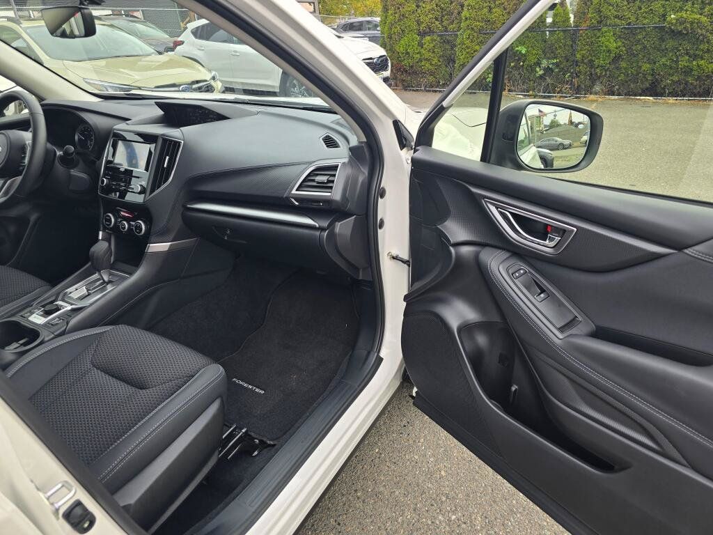 Certified 2023 Subaru Forester Premium AWD/4WD image 11