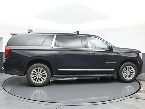 Used 2021 GMC Yukon XL SLT w/ SLT Luxury Plus Package image 5