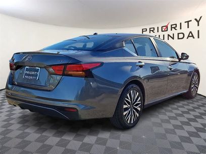 Used 2024 Nissan Altima 2.5 SV