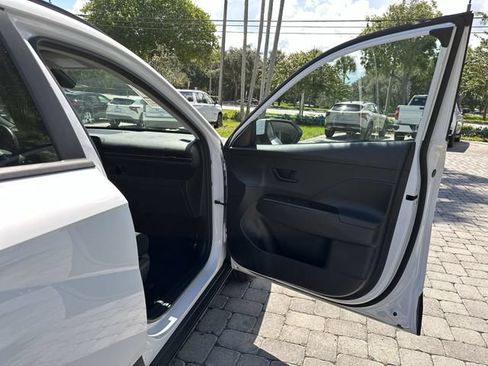 Used 2025 Hyundai Kona SEL FWD image 23