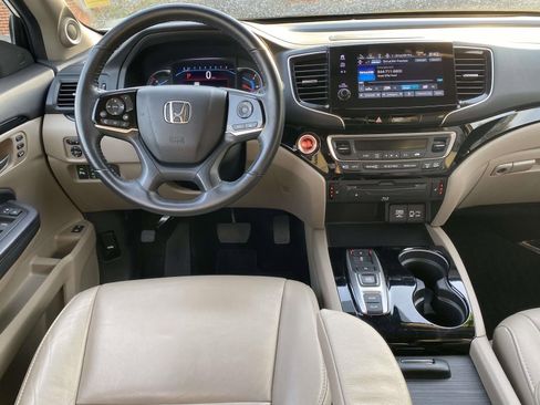 Used 2022 Honda Pilot Touring image 10