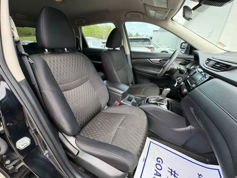 Used 2019 Nissan Rogue S FWD image 24