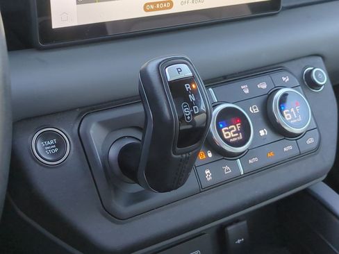 Used 2024 Land Rover Defender 110 X-Dynamic SE image 18