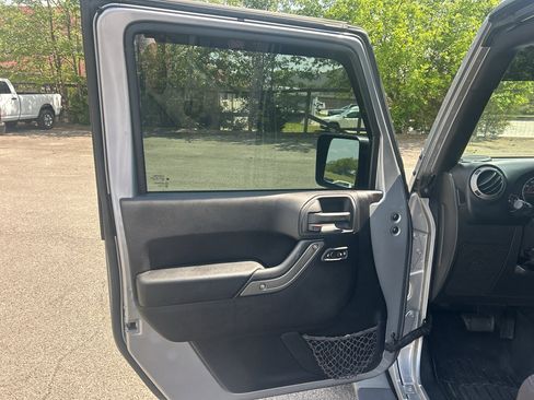 Used 2015 Jeep Wrangler Unlimited Sport w/ Quick Order Package 24S AWD/4WD image 20