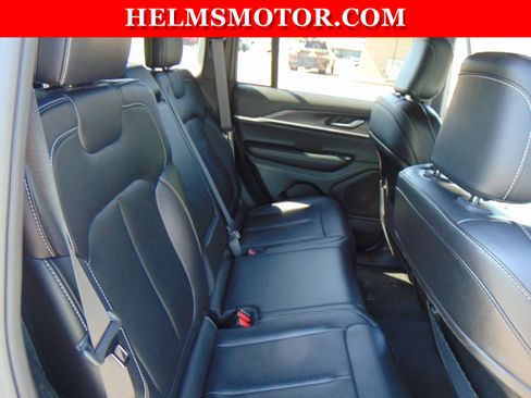 Used 2024 Jeep Grand Cherokee Limited w/ Black Appearance Package AWD/4WD image 35