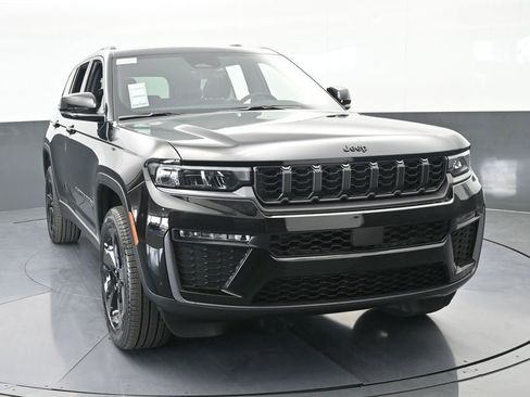 New 2026 Jeep Grand Cherokee Limited w/ Limited Altitude Package RWD image 9