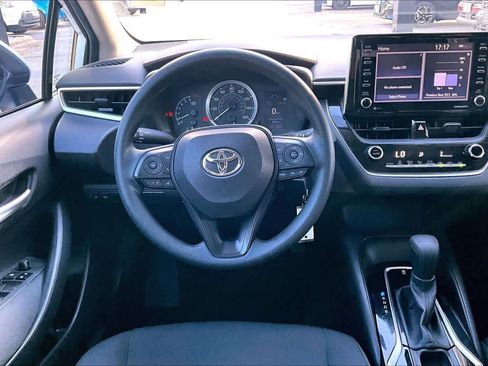 Used 2021 Toyota Corolla LE image 6