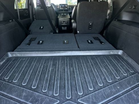 Used 2021 Chevrolet Suburban LT w/ Rear Media and Nav Package image 17