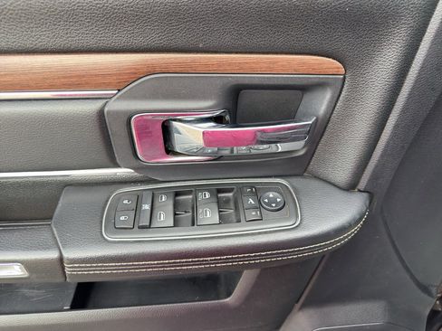 Used 2015 RAM 2500 Laramie w/ Convenience Group image 9