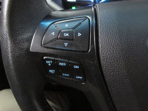 Used 2018 Ford Explorer XLT w/ Equipment Group 202A AWD/4WD image 35