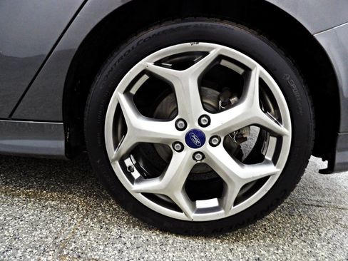 Used 2016 Ford Focus ST FWD image 22