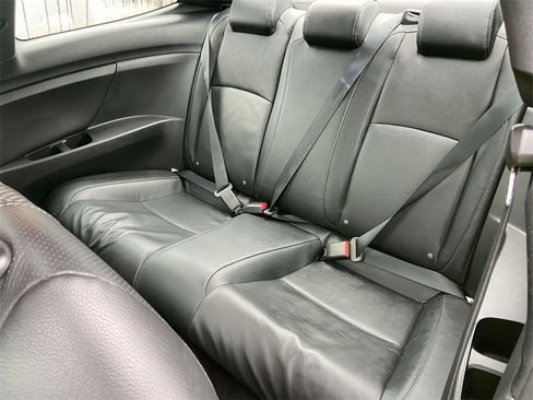Used 2019 Honda Civic Touring image 14