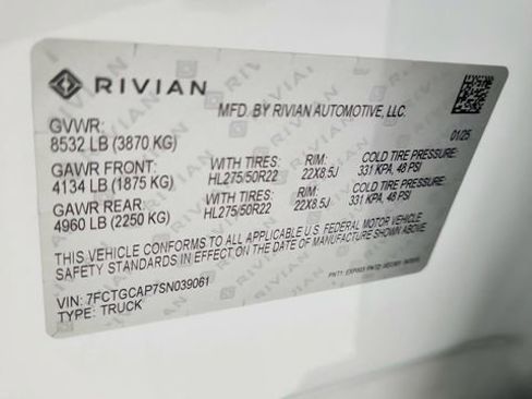 Used 2025 Rivian R1T Premium AWD/4WD image 59