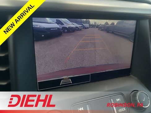 Used 2023 GMC Acadia SLE w/ Driver Convenience Package AWD/4WD image 12