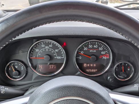 Used 2017 Jeep Wrangler Unlimited Rubicon image 25