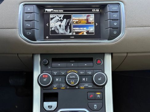 Used 2016 Land Rover Range Rover Evoque SE image 27