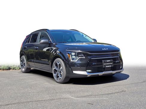 Used 2024 Kia Niro SX Touring FWD image 1