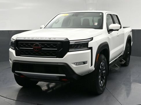 Used 2024 Nissan Frontier PRO-4X w/ Pro Convenience Package image 3