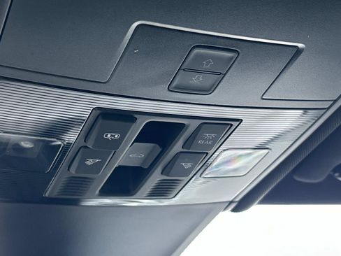 Certified 2023 Volkswagen Tiguan SE R-Line AWD/4WD image 35