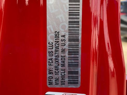 Used 2024 Jeep Wrangler Unlimited Rubicon 4xe AWD/4WD image 34