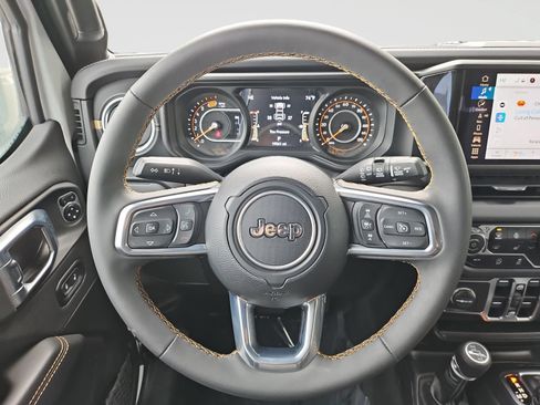 Used 2025 Jeep Wrangler Unlimited Sahara w/ Safety Group AWD/4WD image 45