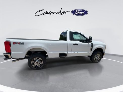 New 2025 Ford F350 XLT w/ FX4 Off-Road Package image 9