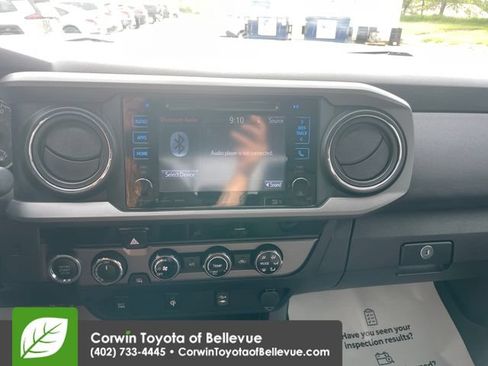 Used 2017 Toyota Tacoma TRD Off-Road w/ Tow Package (A/T) AWD/4WD image 21