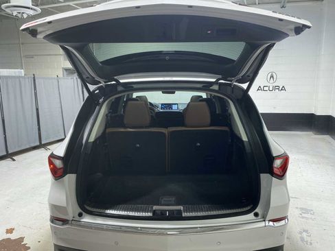 Used 2024 Acura MDX SH-AWD w/ Advance Package image 19