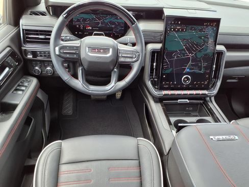 Used 2025 GMC Yukon AT4 Ultimate AWD/4WD image 2