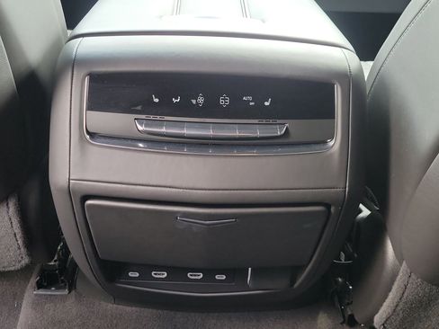 Used 2022 Cadillac Escalade ESV Premium Luxury Platinum w/ Heavy-Duty Trailer Package RWD image 13