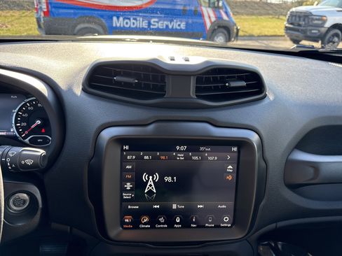 Used 2023 Jeep Renegade Trailhawk w/ Trailhawk Elite Group image 28