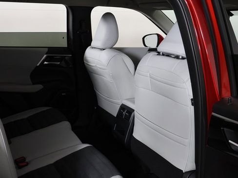 New 2025 Mitsubishi Outlander SE AWD/4WD image 31
