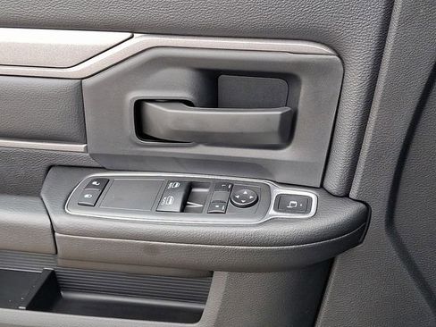 Used 2024 RAM 2500 Tradesman w/ Chrome Appearance Group image 20