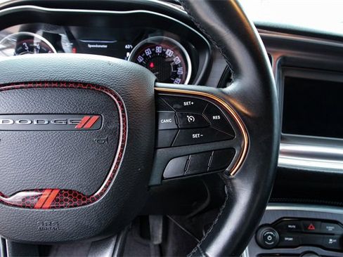 Used 2018 Dodge Challenger SXT image 19