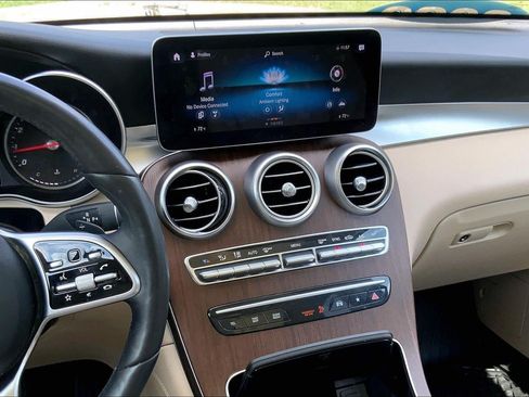 Used 2020 Mercedes-Benz GLC 300 4MATIC image 6