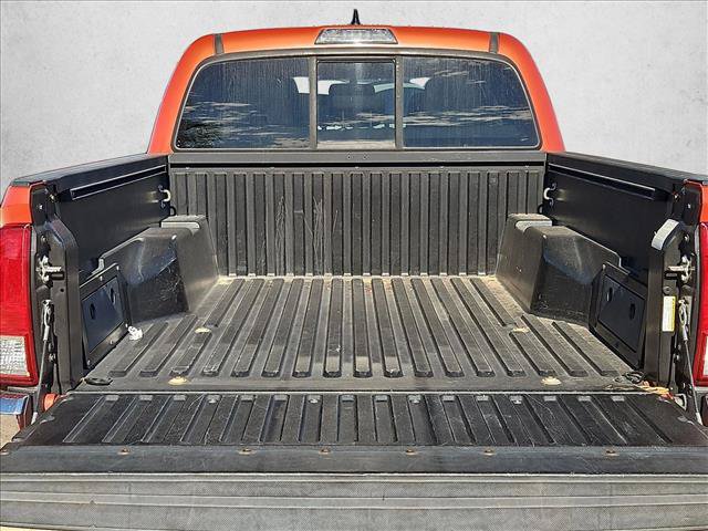 Used 2017 Toyota Tacoma SR5 w/ Tow Package RWD image 6