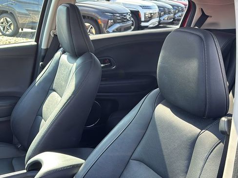 Used 2019 Honda HR-V Touring image 24