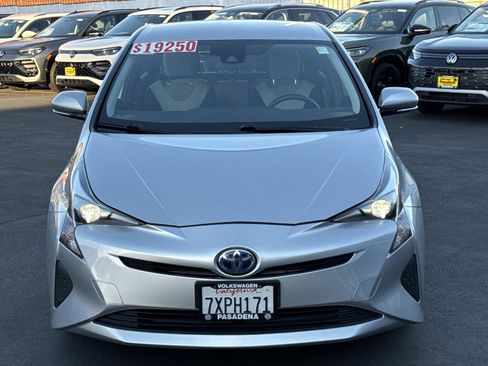 Used 2017 Toyota Prius Three Touring image 2