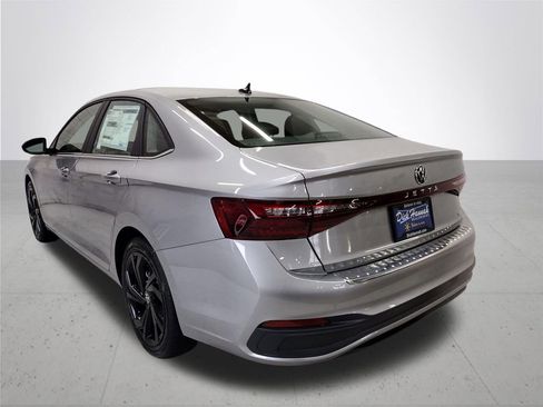 New 2026 Volkswagen Jetta SE FWD image 10