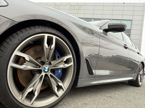 Used 2022 BMW M550i xDrive w/ Dynamic Handling Package image 10