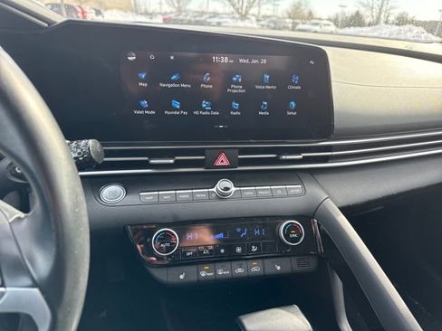 Used 2023 Hyundai Elantra SEL w/ Convenience Package image 19