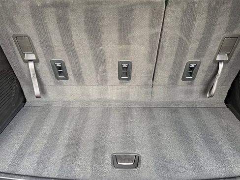 Used 2024 GMC Yukon SLT image 17