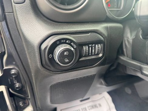 Used 2021 Jeep Gladiator Sport AWD/4WD image 25