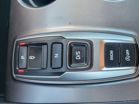 Used 2022 Honda Pilot Sport image 14