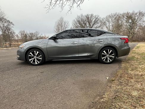 Used 2017 Nissan Maxima 3.5 S image 2