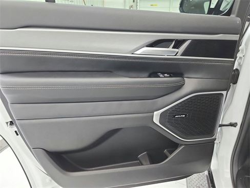 New 2026 Jeep Grand Wagoneer 4WD image 37